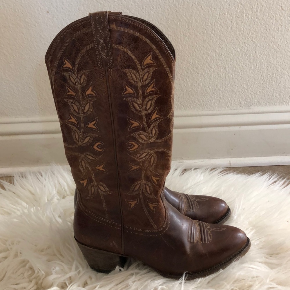 Heeled cowboy boots